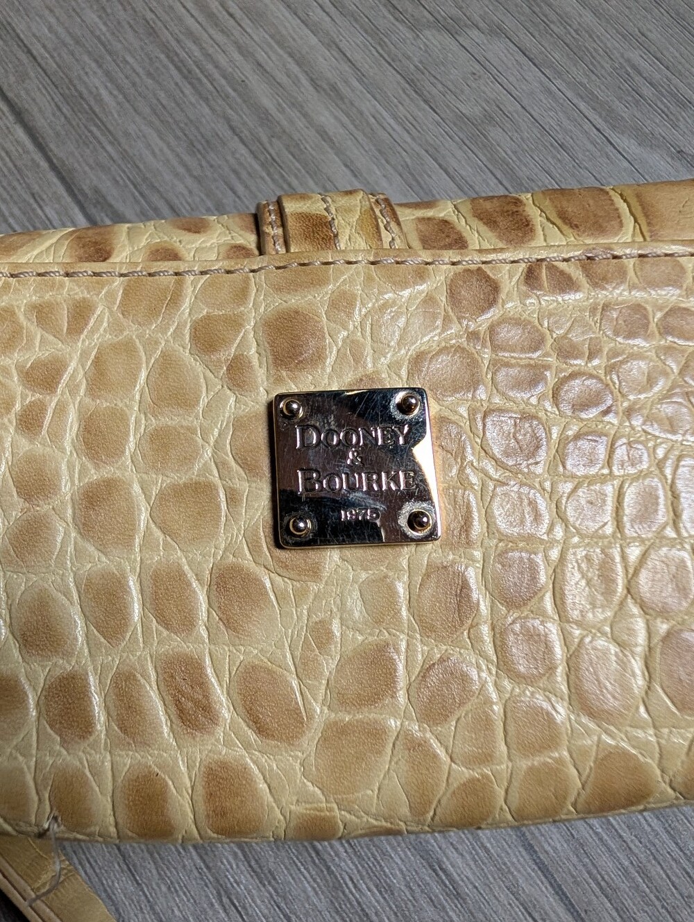 Dooney&Bourke Croc Embossed Wallet Wristlet 🐊✨ - Picture 5 of 8